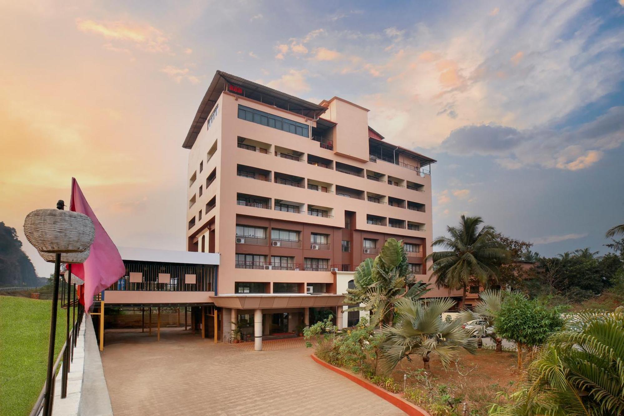 Hotel Sterling Karwar Exterior foto