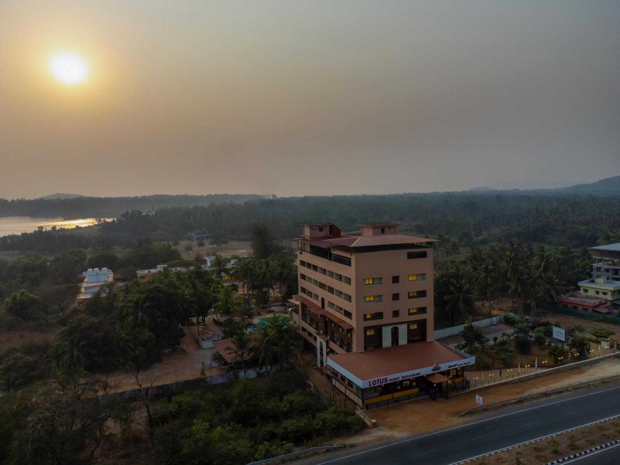 Hotel Sterling Karwar Exterior foto