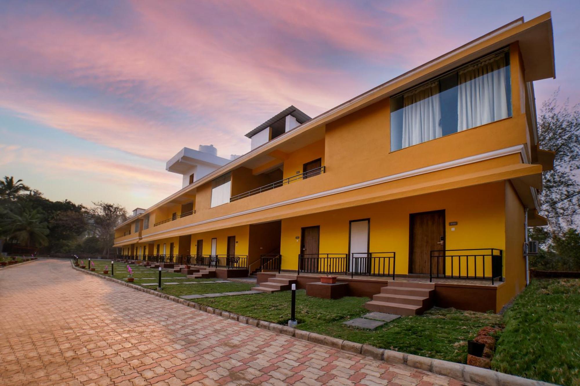 Hotel Sterling Karwar Exterior foto