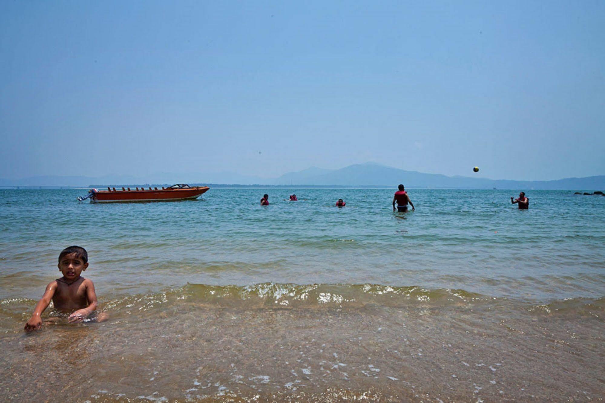 Hotel Sterling Karwar Exterior foto